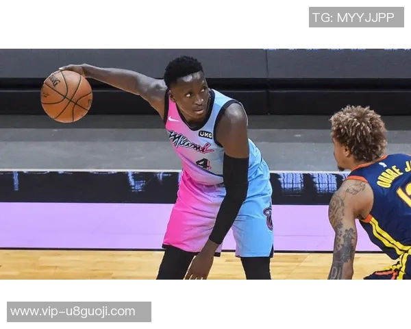 阿德耶米怒摔水瓶引发争议科瓦奇对球员态度感到失望