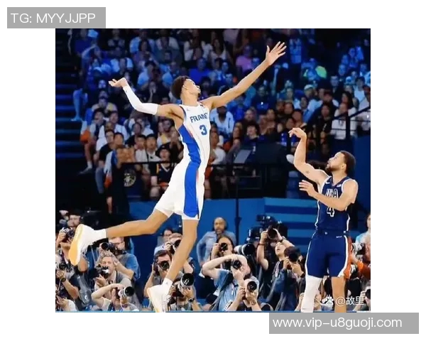 文班亚马篮下强势封盖卡明斯基震撼全场引发热议