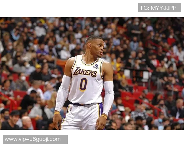 小乔丹传授防守秘诀奎因全力以赴争抢每个篮板的决心